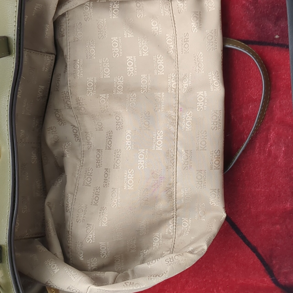 Rivington Large Saffiano Leather Tote Bag - Picture 13 of 16
